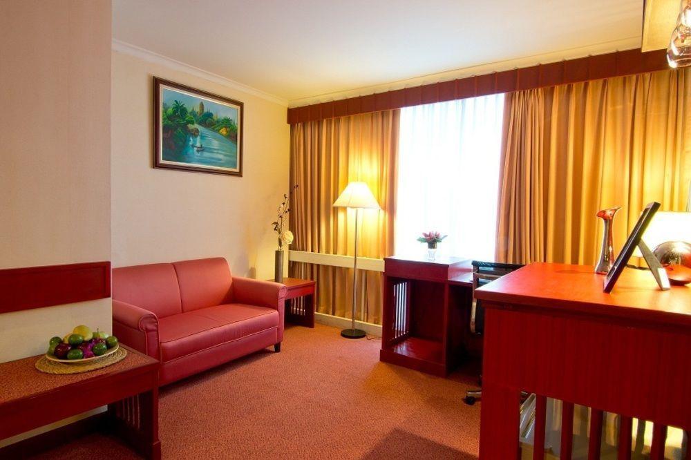 Manhattan Hotel Μπανγκόκ Εξωτερικό φωτογραφία